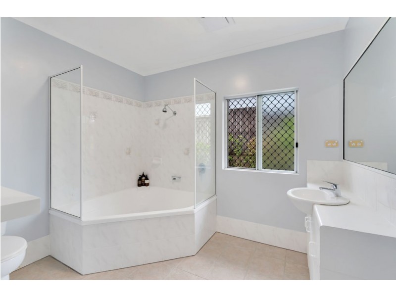 21 Gloucester Street, Whitfield QLD 4870