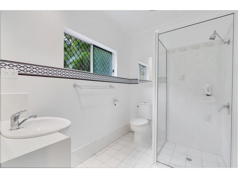 21 Gloucester Street, Whitfield QLD 4870