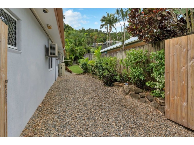 21 Gloucester Street, Whitfield QLD 4870