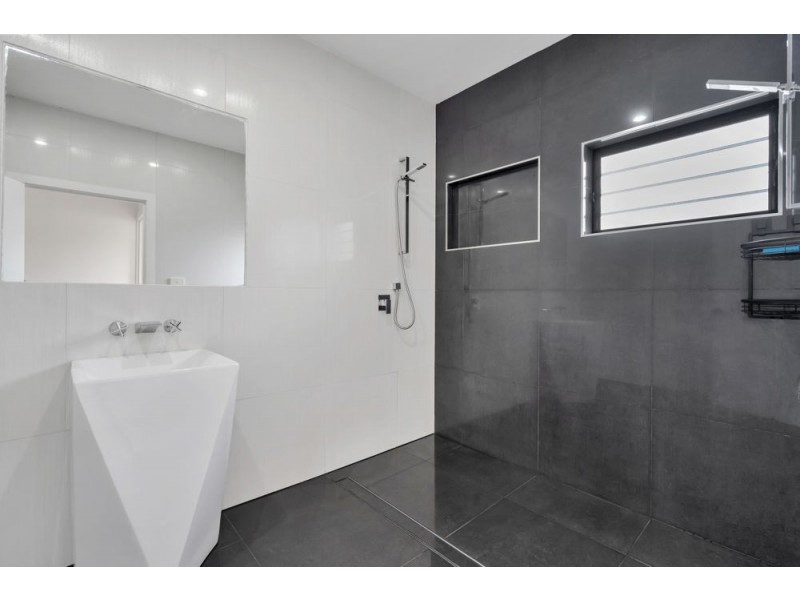 174 McManus Street, Whitfield QLD 4870