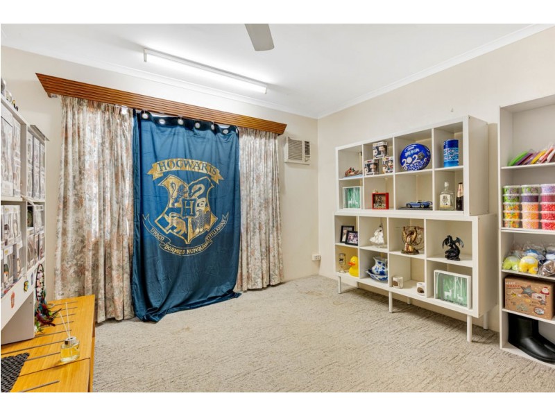18 Makoo Close, White Rock QLD 4868
