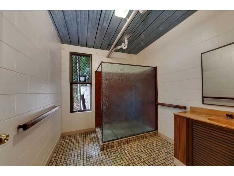 76 Upper Perkins Road, Manoora QLD 4870