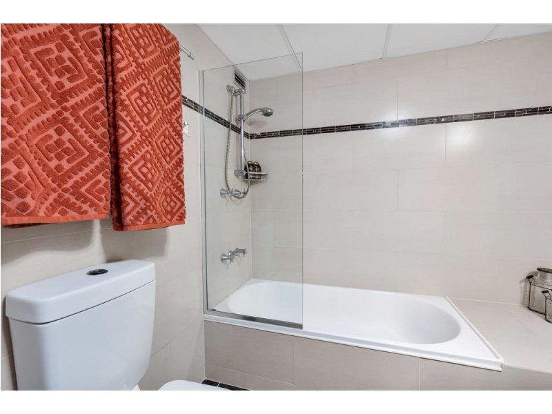 23/249 Esplanade, Cairns North QLD 4870