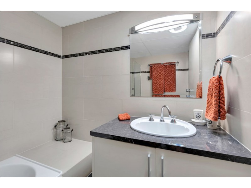 23/249 Esplanade, Cairns North QLD 4870