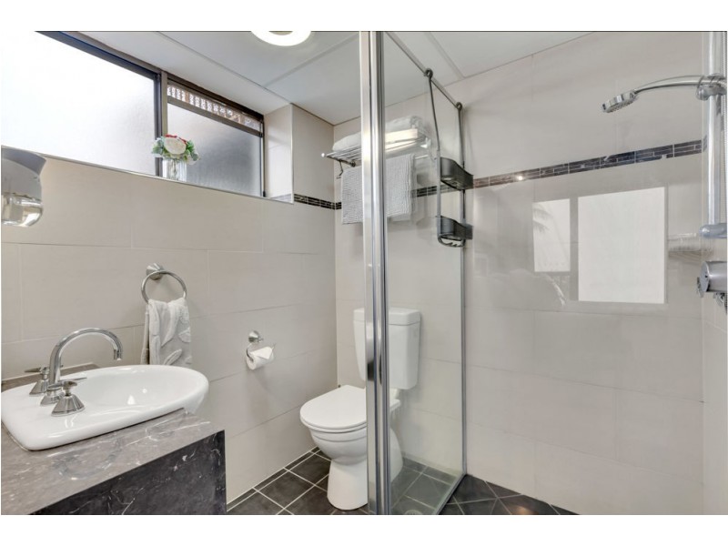 23/249 Esplanade, Cairns North QLD 4870