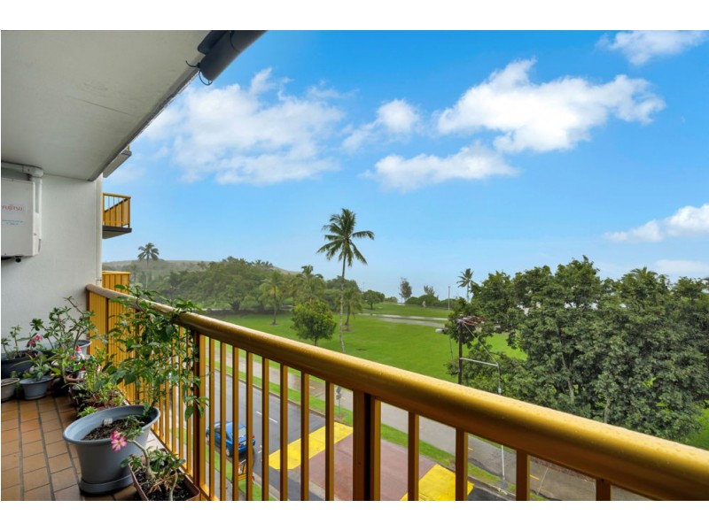 23/249 Esplanade, Cairns North QLD 4870