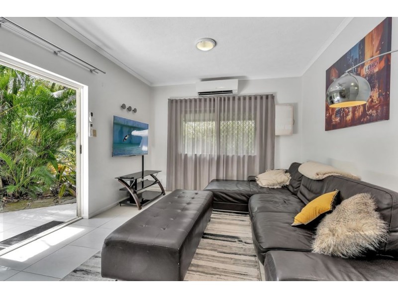 9/4-5 Hollett Close, Manunda QLD 4870