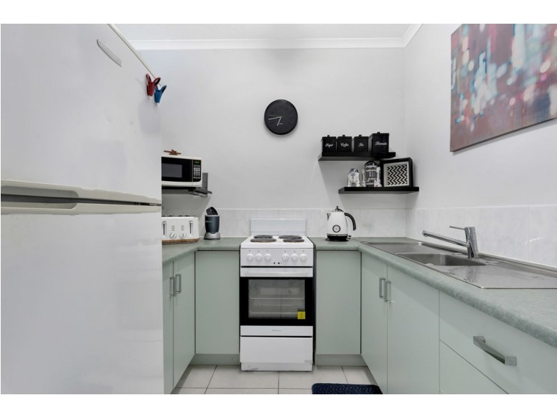 9/4-5 Hollett Close, Manunda QLD 4870