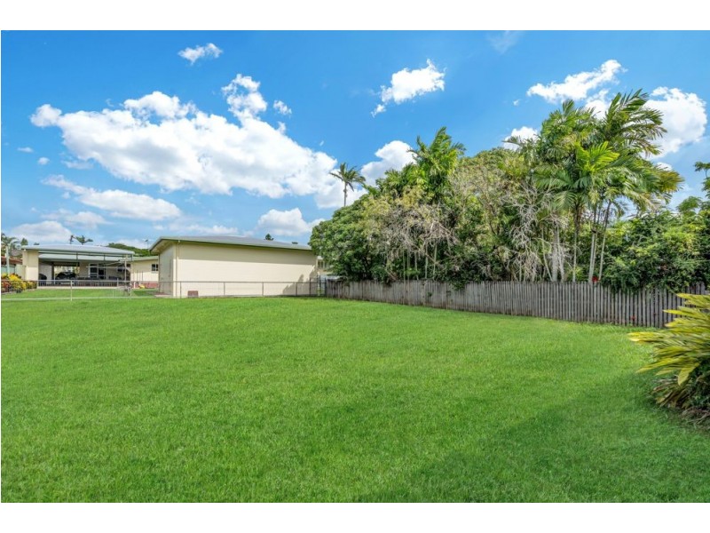 9 Perkins Street, Manoora QLD 4870