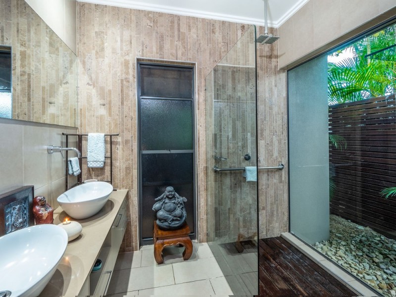 28 Muller Street, Palm Cove QLD 4879