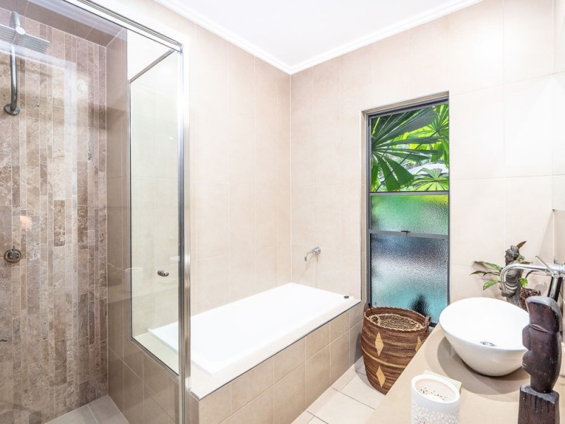 28 Muller Street, Palm Cove QLD 4879