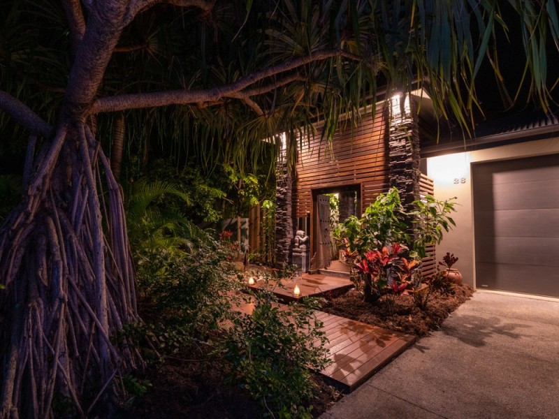28 Muller Street, Palm Cove QLD 4879