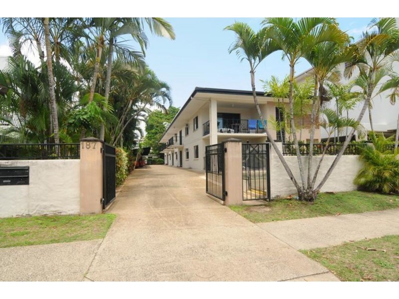 2/187 Lake Street, Cairns City QLD 4870