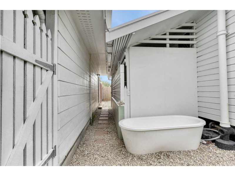 41 Mayers Street, Manoora QLD 4870