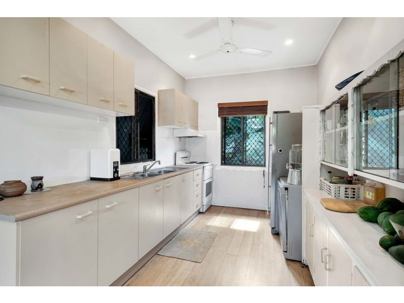 41 Mayers Street, Manoora QLD 4870