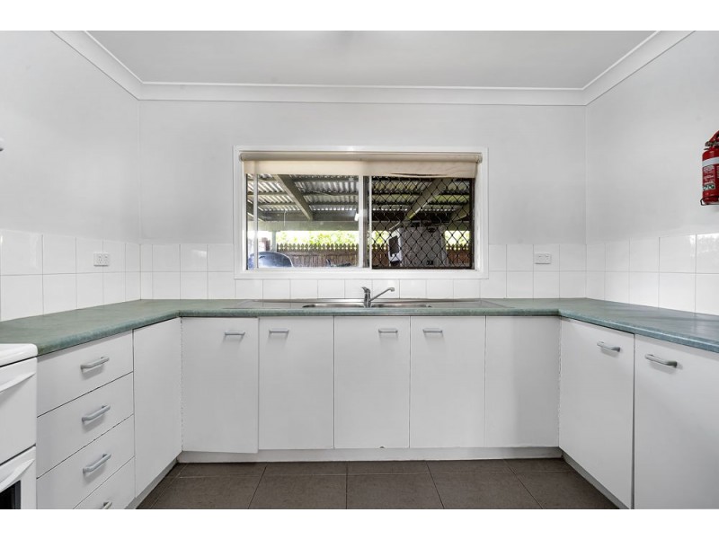 41 Mayers Street, Manoora QLD 4870