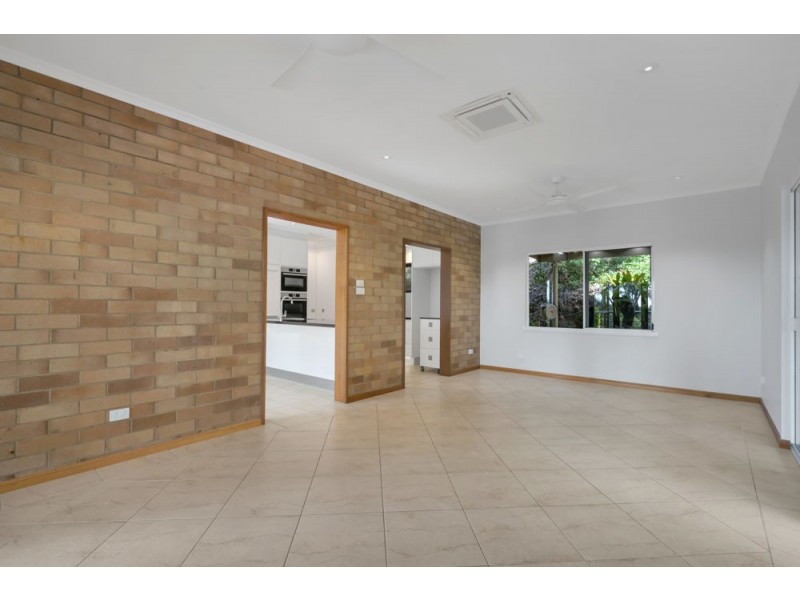 17 Minerva Avenue, Mooroobool QLD 4870