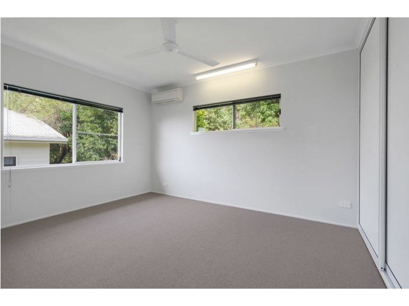 17 Minerva Avenue, Mooroobool QLD 4870