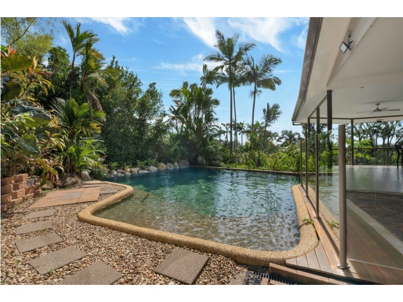 17 Minerva Avenue, Mooroobool QLD 4870