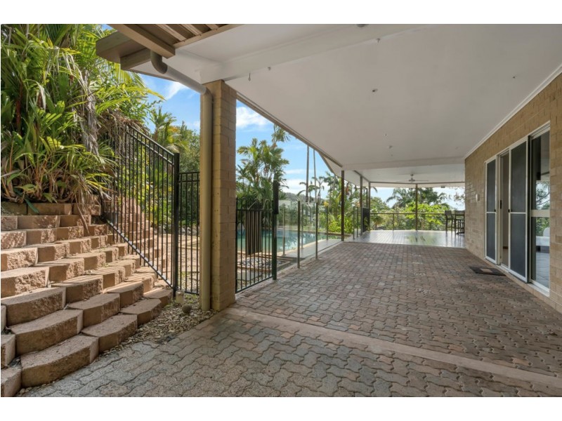 17 Minerva Avenue, Mooroobool QLD 4870
