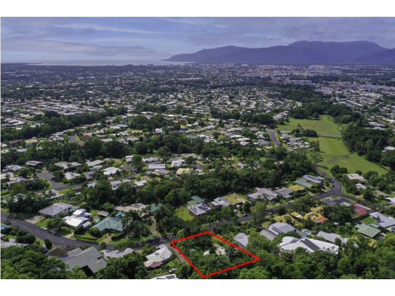 17 Minerva Avenue, Mooroobool QLD 4870