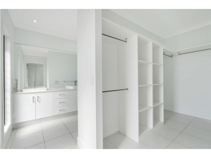 12 Sunbird Drive, Woree QLD 4868