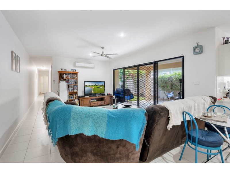 2/1 Savaii Close, Palm Cove QLD 4879