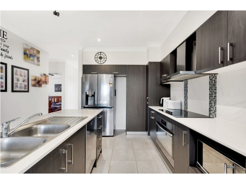 10 Coxswain Place, Trinity Beach QLD 4879