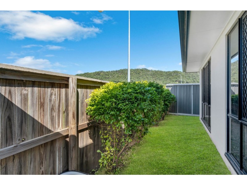 10 Coxswain Place, Trinity Beach QLD 4879