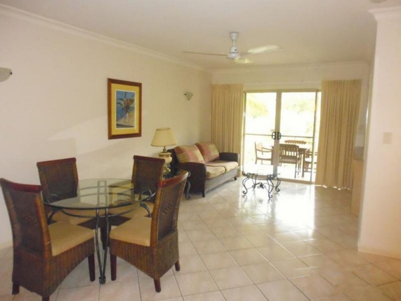 1117/2-10 Greenslopes Street, Cairns North QLD 4870