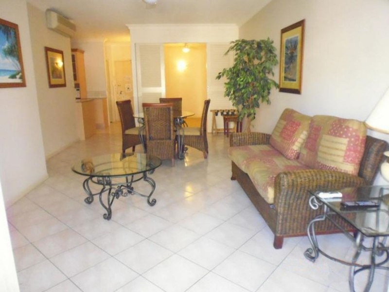 1117/2-10 Greenslopes Street, Cairns North QLD 4870