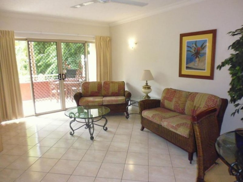 1117/2-10 Greenslopes Street, Cairns North QLD 4870