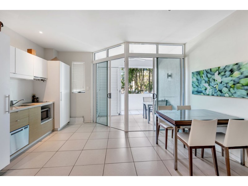 7/201 Lake Street, Cairns North QLD 4870