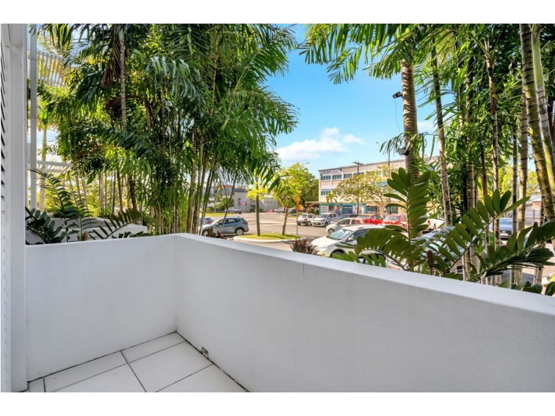 7/201 Lake Street, Cairns North QLD 4870