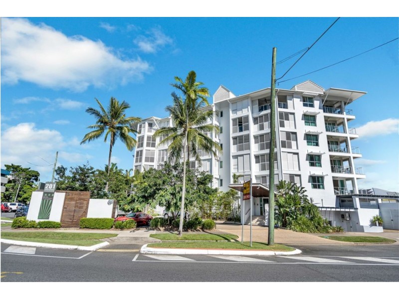 7/201 Lake Street, Cairns North QLD 4870