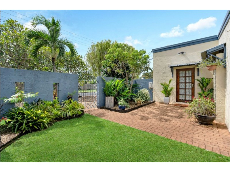 3 Roslyn Close, Yorkeys Knob QLD 4878