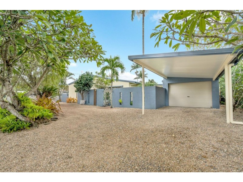 3 Roslyn Close, Yorkeys Knob QLD 4878