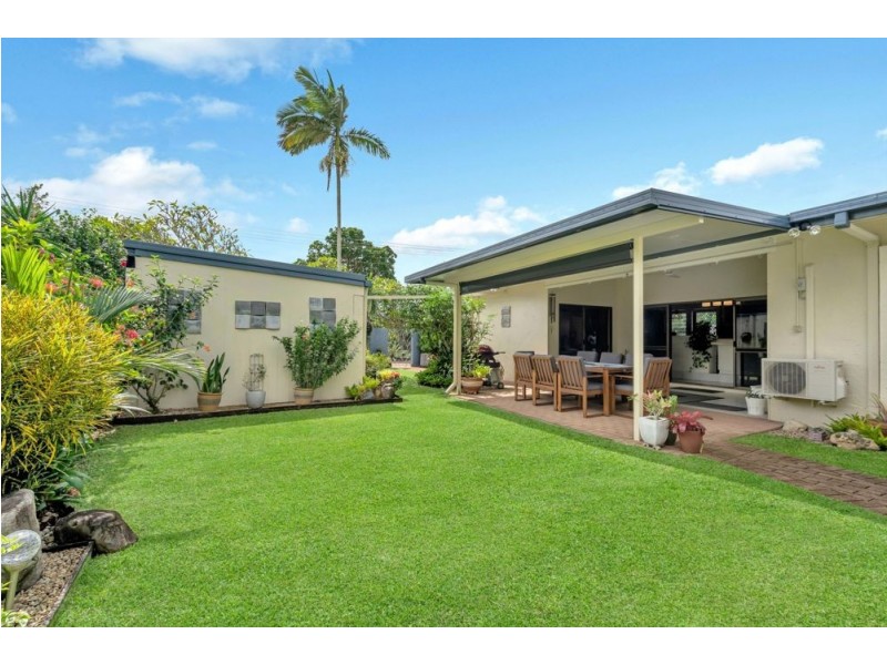 3 Roslyn Close, Yorkeys Knob QLD 4878