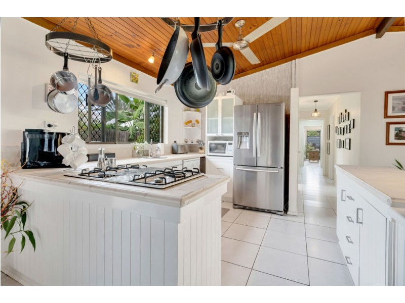 3 Roslyn Close, Yorkeys Knob QLD 4878