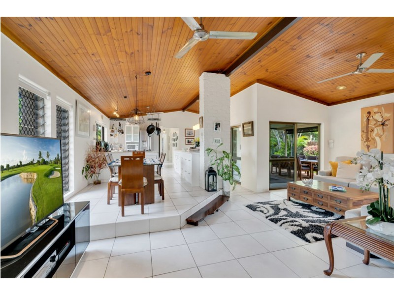 3 Roslyn Close, Yorkeys Knob QLD 4878