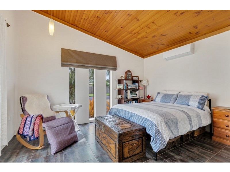 3 Roslyn Close, Yorkeys Knob QLD 4878