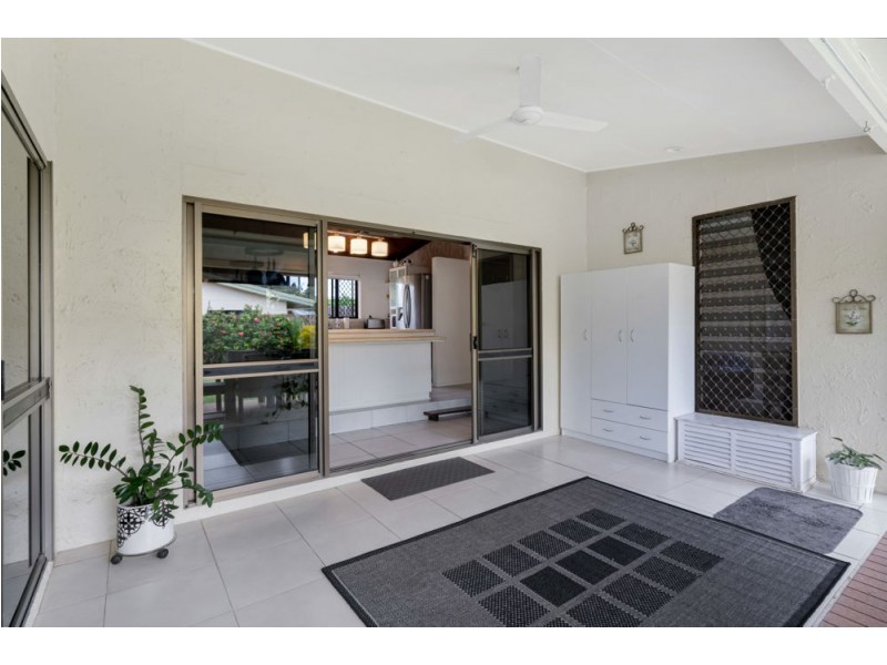 3 Roslyn Close, Yorkeys Knob QLD 4878