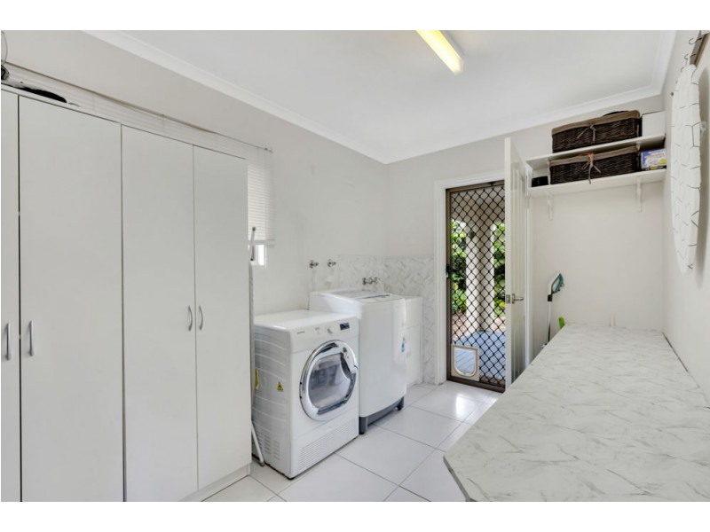 3 Roslyn Close, Yorkeys Knob QLD 4878