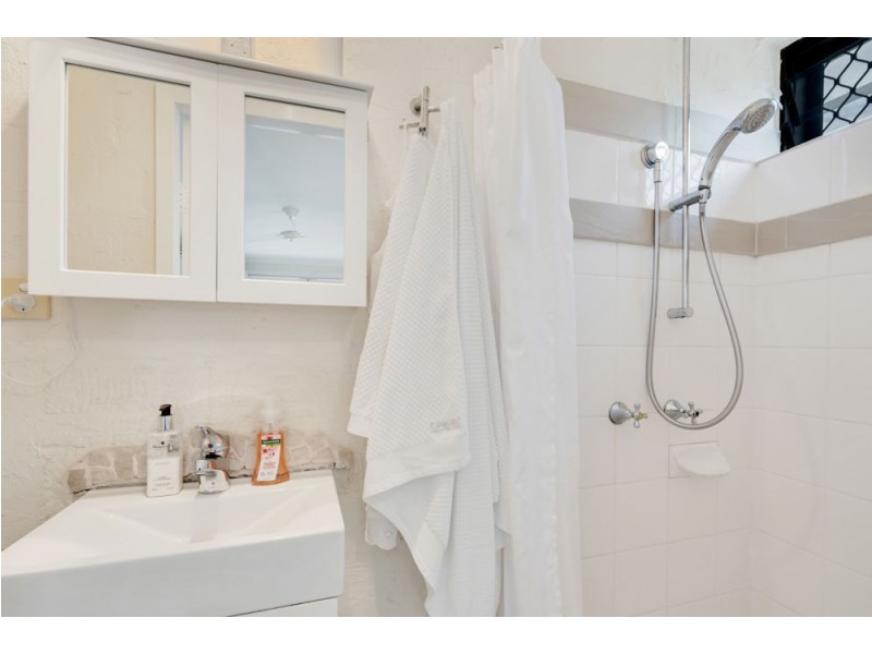 3 Roslyn Close, Yorkeys Knob QLD 4878