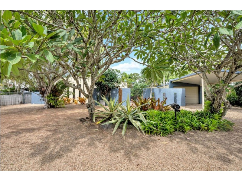 3 Roslyn Close, Yorkeys Knob QLD 4878