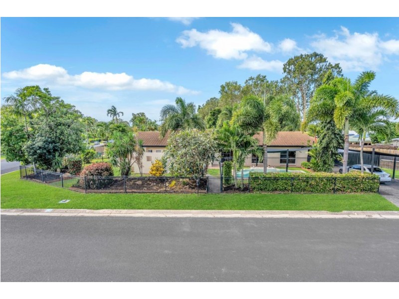 38-40 Bramble Street, Clifton Beach QLD 4879