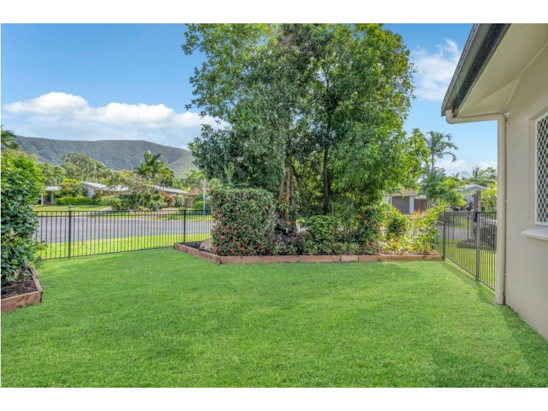 38-40 Bramble Street, Clifton Beach QLD 4879