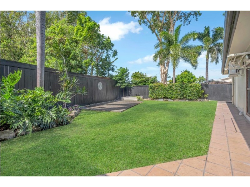 38-40 Bramble Street, Clifton Beach QLD 4879