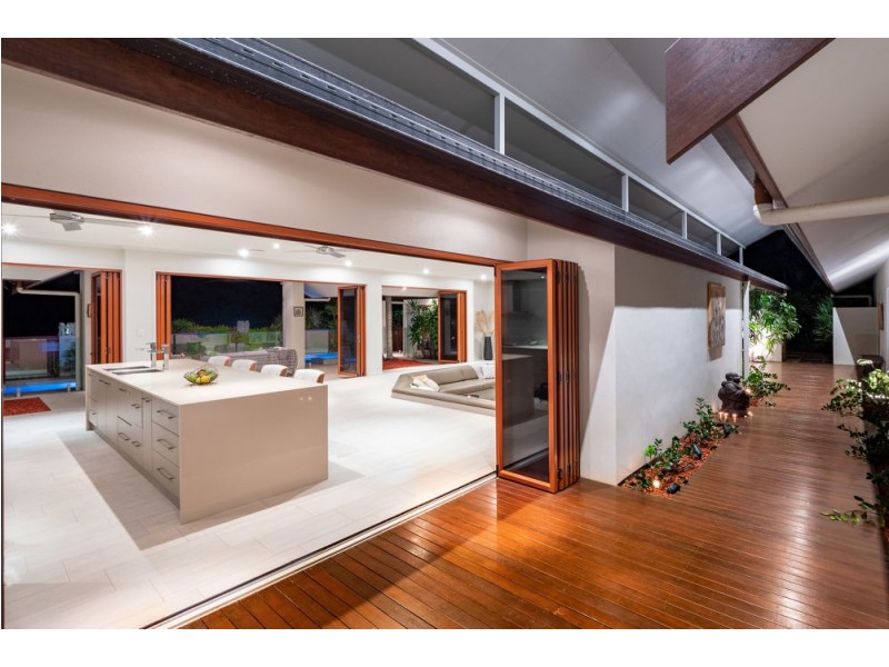 1 Wirrega Close, Caravonica QLD 4878