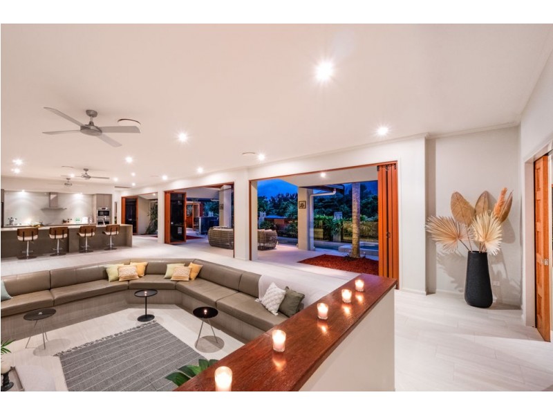 1 Wirrega Close, Caravonica QLD 4878